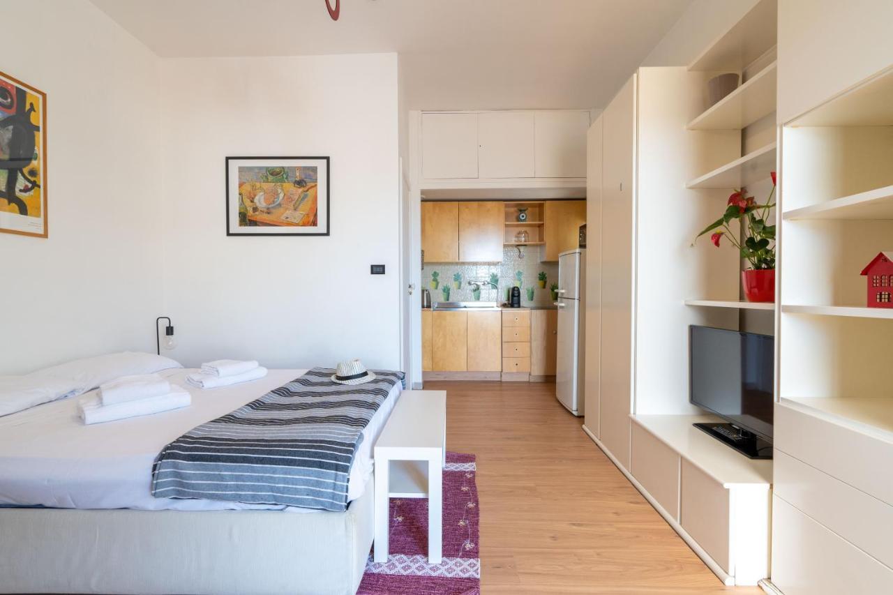 Bright Studio With Terrace & Parking Bari Exterior foto